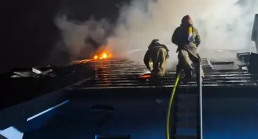 Wielki pożar domu jednorodzinnego pod Warszawą (ZDJĘCIA)