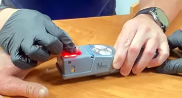 Palił w metrze, tak wpadł w ręce policji. Akcja na Pradze-Północ!