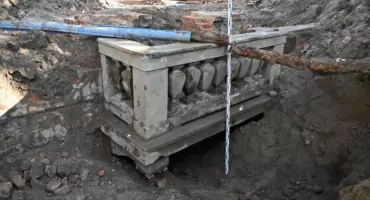 Niezwykłe ODKRYCIE w CENTRUM WARSZAWY. Odsłonięto mury dawnych kamienic!