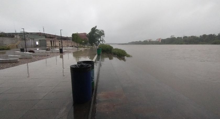Tak wyglądała Warszawa po intensywnej ulewie.