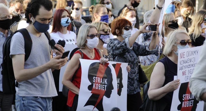 Za nami protest przeciwko legalizacji przemocy wobec kobiet i dzieci.