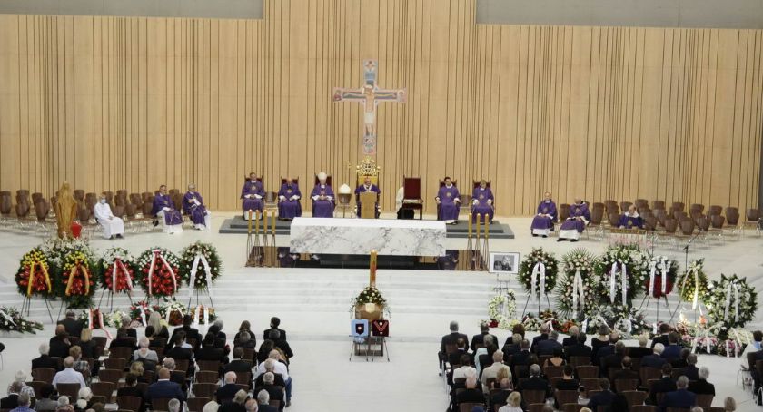 Pożegnaliśmy Henryka Wujca [ZDJĘCIA z uroczystości pogrzebowych]