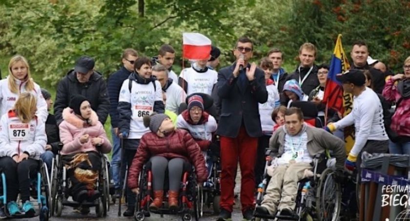 Sytuacja jest bardzo zła, więc weź i Wybiegaj Krew i Szpik!