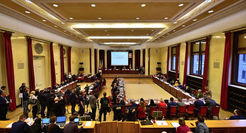 Radni Warszawy zmienią budżet miasta?! 