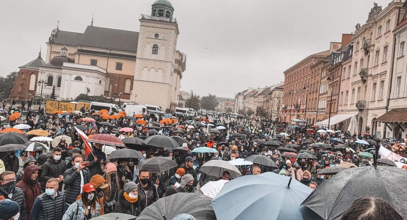 Protest branży fitness na placu Zamkowym
