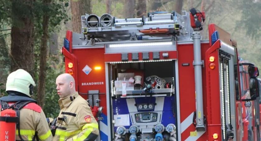 Zapaliła się ciężarówka, przewożąca sprzęt do szpitala polowego