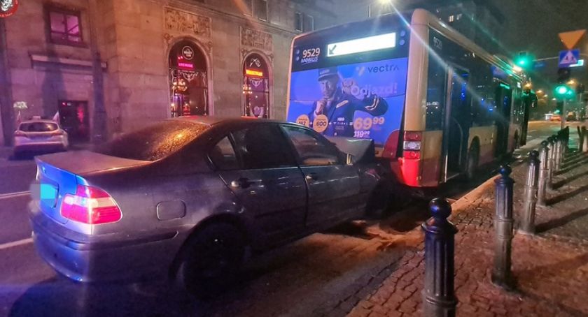 BMW miało kłopoty na ul. Koszykowej [ZDJĘCIA]