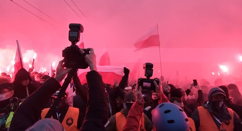 Marsz Niepodległości 2020 - ile kosztowały naprawy po tamtych wydarzeniach?