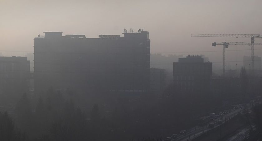 Fatalne powietrze w Warszawie. Siedzicie w domu?
