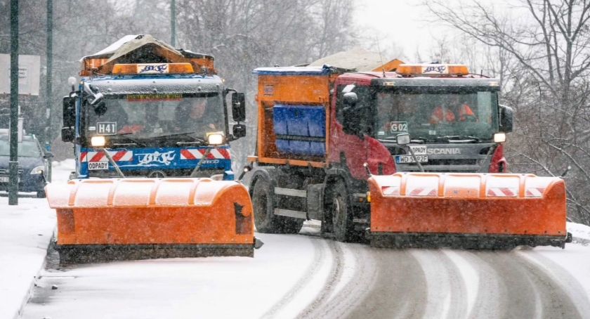 Odśnieżanie Warszawy niewiele daje 