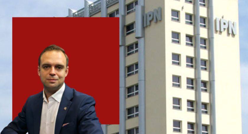 Budynek IPN oblany farbą