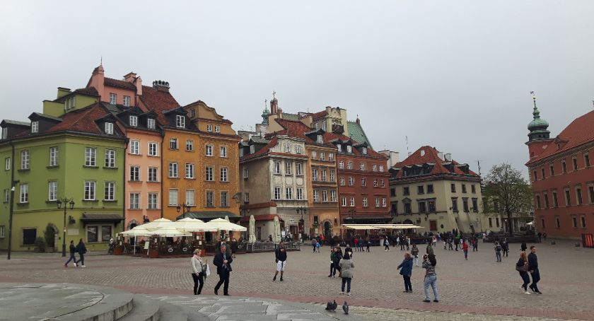 Zieloni politycy chcą obniżenia opłat za ogródki gastronomiczne