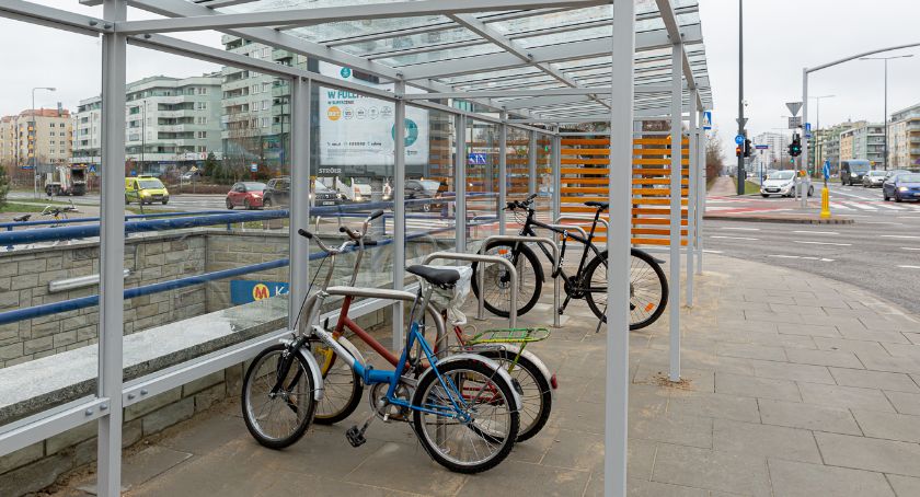 Radna chce zminimalizować liczbę słupków. Zamiast tego postawią stojaki rowerowe?
