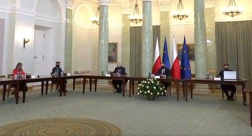 Andrzej Duda spotkał się z przedstawicielami branż zamkniętych