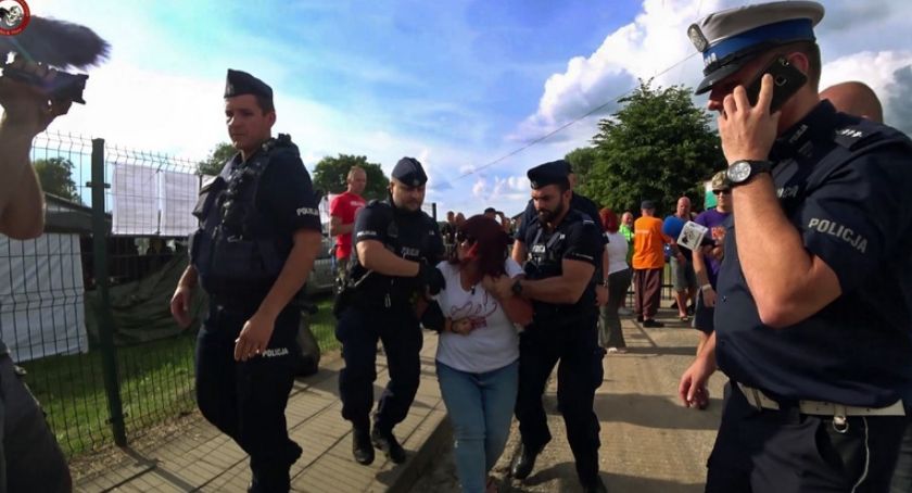 Zatrzymana Justyna Socha i policja 