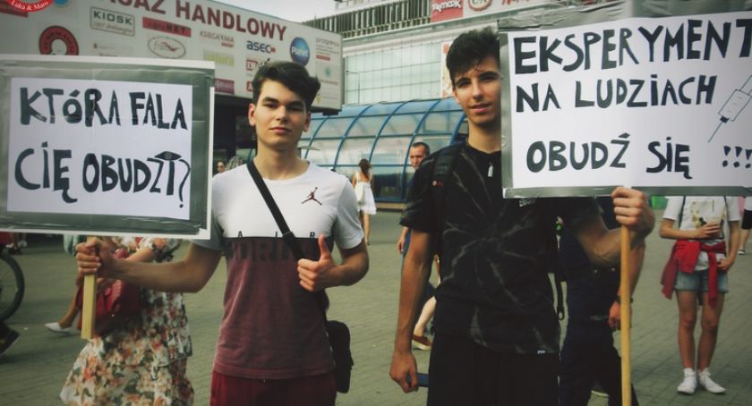 Demonstracja Ratujmy Nasze Dzieci 2022