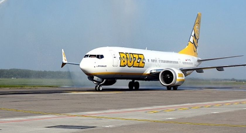 Boeing 737-8200