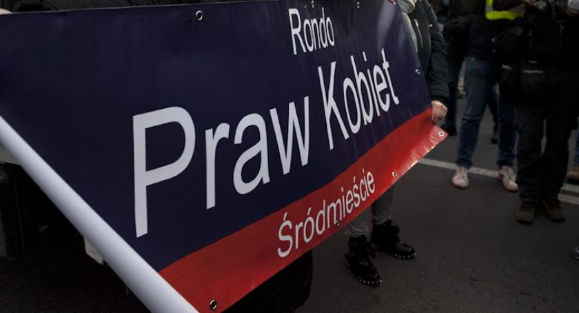 Rondo Praw Kobiet - transparent