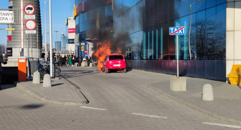 Płonąca taksówka 