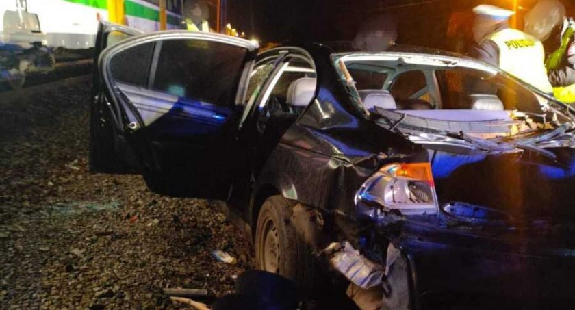 Staranowane BMW nadaje się tylko na złom. Ofiar śmiertelnych, na szczęście, nie było.
