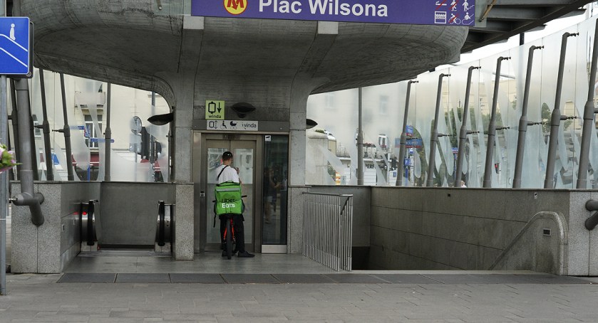 zdjęcie Rowerzyści w metrze 