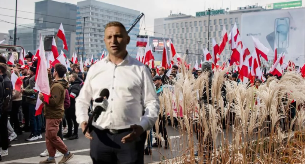 Działania służb, Robert Bąkiewicz policję - zdjęcie, fotografia
