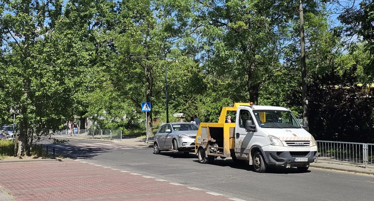 Ulice – place , Uważaj gdzie parkujesz! Coraz wyższe kary! - zdjęcie, fotografia