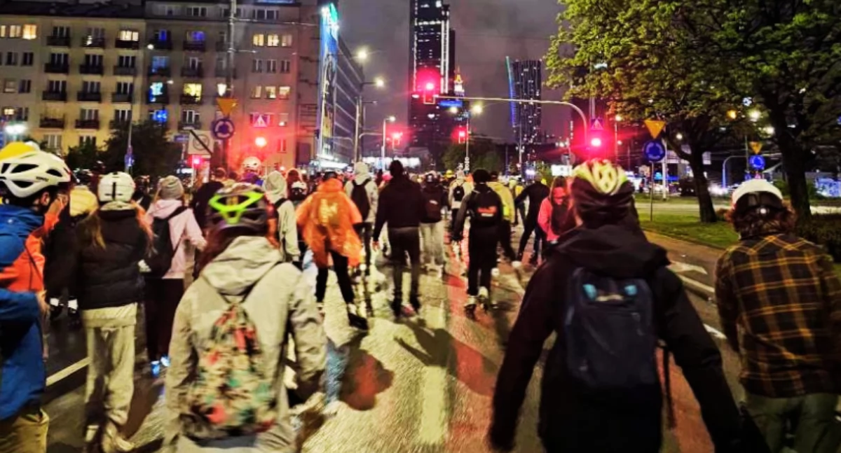 Społeczne sprawy, Koniec sezonu Nightskating Warszawa koniec wydarzeń - zdjęcie, fotografia