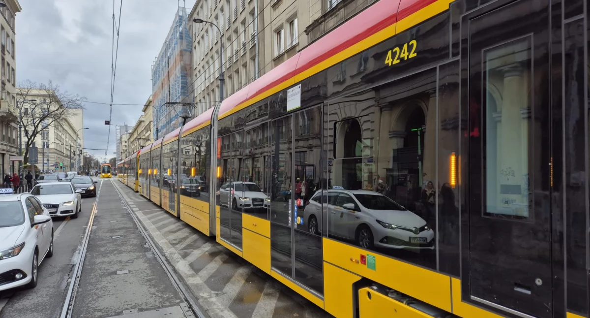 Transport publiczny, Utrudnienia ruchu Zbawiciela - zdjęcie, fotografia