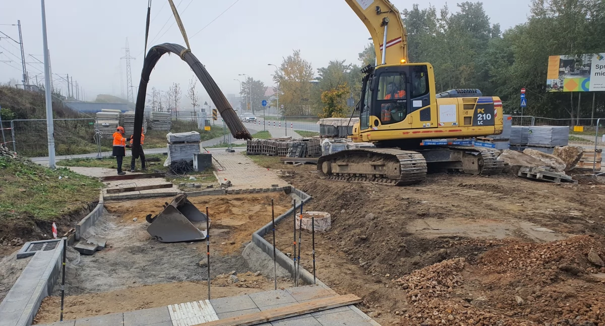 Transport publiczny, Ursusie praca peronie niedługo zatrzymają pociągi - zdjęcie, fotografia