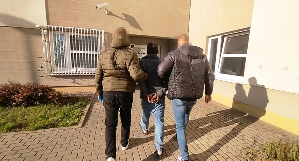 Podpalacz recydywista w rękach policji. Podpalił kamienicę na Pradze-Północ!