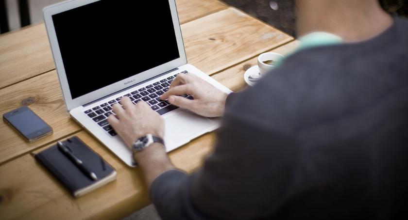 Bezpłatne tworzenie stron internetowych dla firm i działalności.