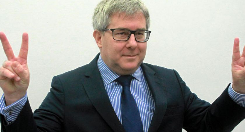Czarnecki jest zdania, że Polacy powinni sami decydować o sobie