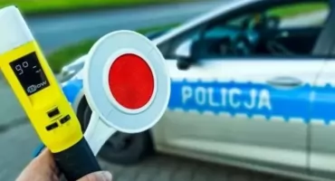 Prowadził, choć za kółkiem siedzieć nie powinien. Akcja w Żyrardowie