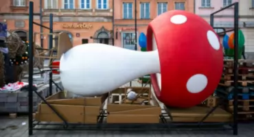 Warszawa niebawem rozbłyśnie. Świąteczna iluminacja? Montowana!