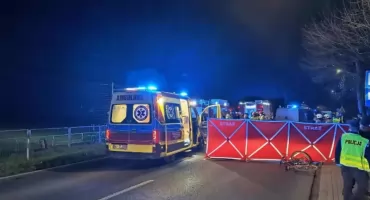 Tragedia w Nowym Duninowie. Przeprowadzał rower, został potrącony