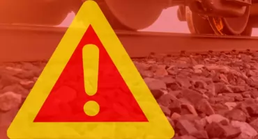 Szokujący INCYDENT we Włochach. Mężczyzna leżał na torach