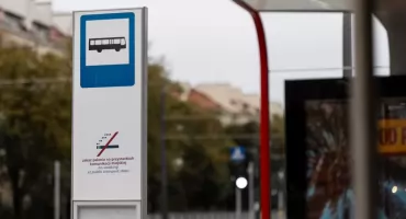 Uwaga pasażerowie! Ten przystanek w centrum Warszawy zmienia lokalizację!