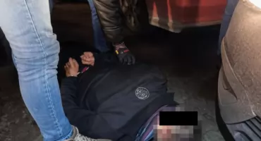 Prawdziwy pech dilera z Janek. Zaparkował tuż obok policji