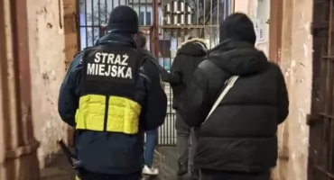 ZAMIAST ALKOHOLU - STRAŻNICY ZNALEŹLI COŚ INNEGO! To na Pradze-Północ