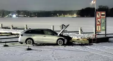 Szokujący incydent na jeziorze Jeziorak. WJECHAŁ NA TAFLĘ