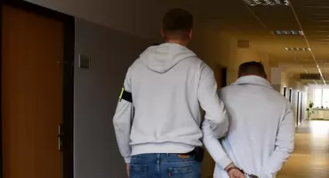 Pomiechówek: znęcał się nad własną żoną i... małą córeczką