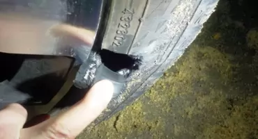 Asfalt czasem przegrywa z mrozem. Np. na Pradze-Południe i w Wawrze