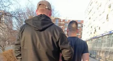 27-latek ZATRZYMANY przez POLICJANTÓW na Pradze-Południe