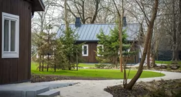 DOMKI FIŃSKIE WRÓCIŁY na Pole Mokotowskie (ZDJĘCIA)