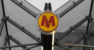 DRAMATYCZNY WYPADEK W METRZE: PARALIŻ LINII M1 NA MOKOTOWIE