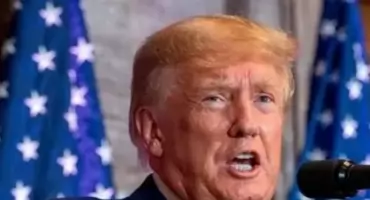 Gol Trumpa w ostatniej minucie. Czy uratuje go przed wyborczą porażką?