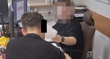 Kierowca DOSTAŁ KASKIEM W TWARZ. Sytuacja na Żoliborzu