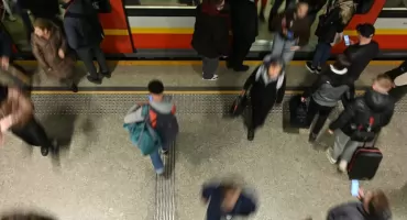 Co wybierają Warszawiacy? Najnowsze dane o transporcie w Warszawie