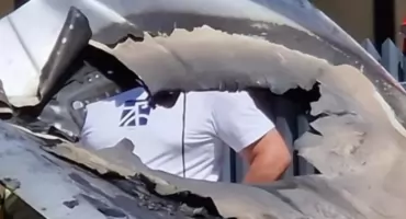 OGIEŃ i kłęby dymu w ZIELONCE. BMW nagle stanęło w PŁOMIENIACH!